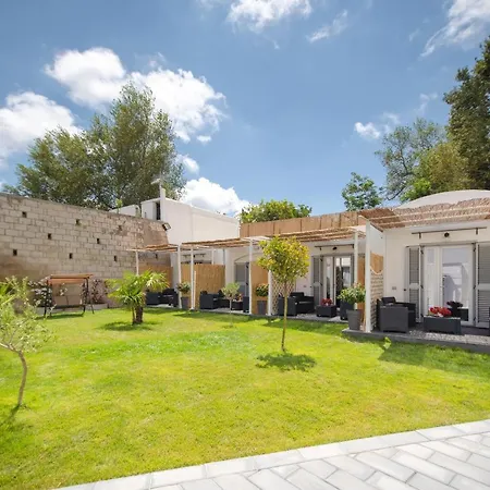 Postino ゲストハウス 4*