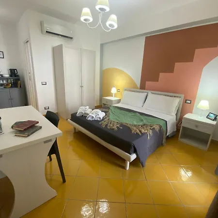 Postino ゲストハウス 4*